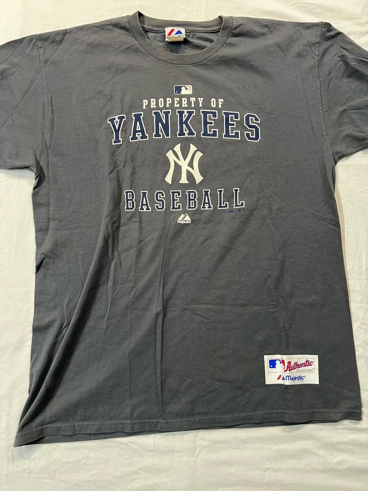 Majestic New York Yankees Baseball Gray Graphic T Shirt Men’s Large