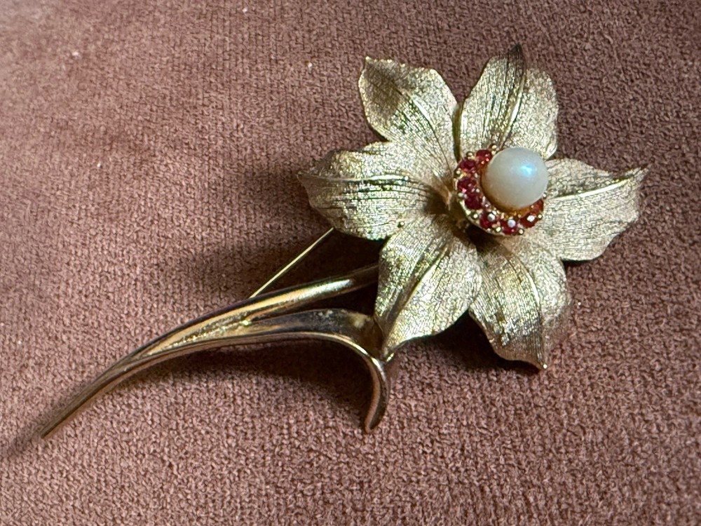 Vintage Boucher Jonquille Gold Narcissus Flower Brooch Pin with Pearl & Stones
