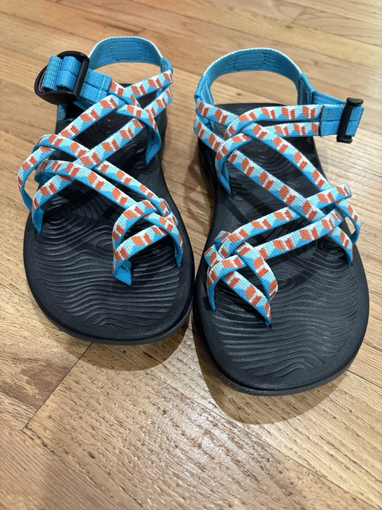 Chaco Sports Hiking Sandals Size 7 Womens Strappy Toe Loop ECO Tread