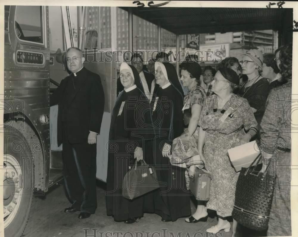 1959 Press Photo Pilgrimage to the shrine of Our Lady of Guadalupe in Mexico