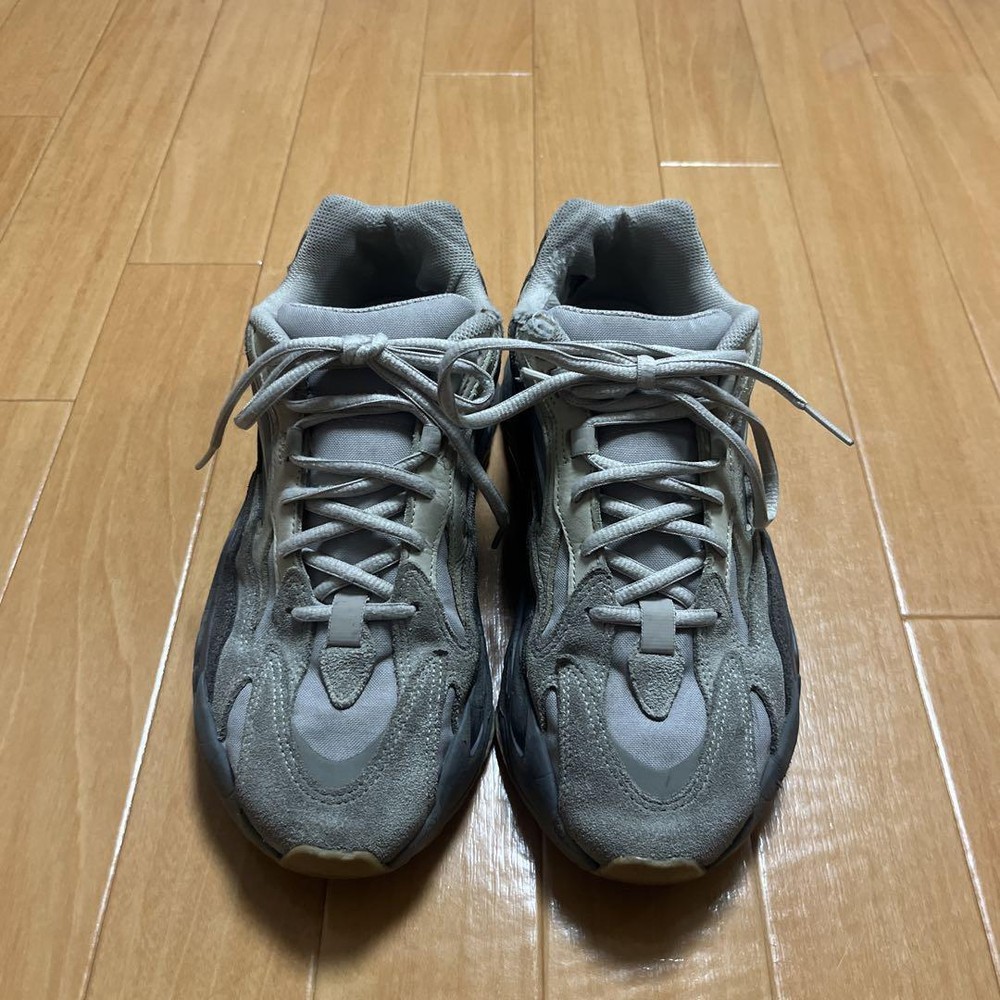 Men 8.5US Adidas Yeezy Boost 700 V2 Tephra