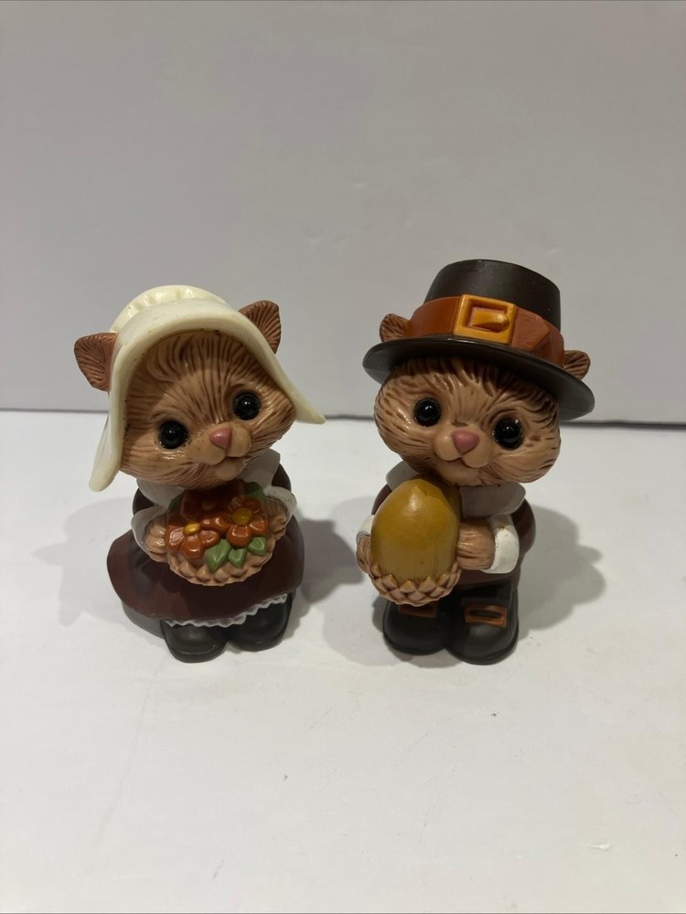 Vintage Hallmark Salt and Pepper Shakers Thanksgiving Pilgrim Squirrel Chipmunk