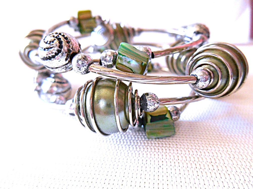 Silvertone & Green Beaded Wrap Around Bracelet