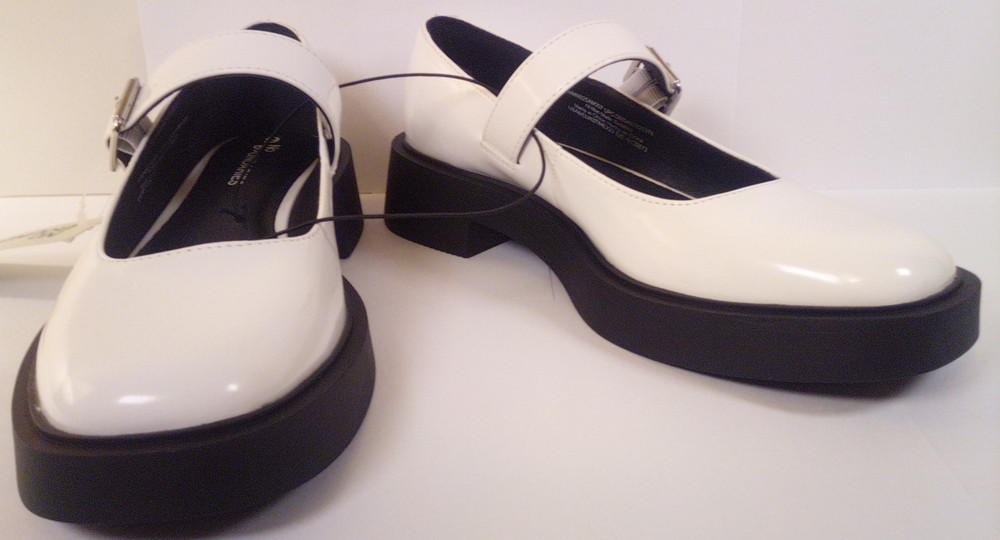 NWT No Boundaries Women's White Chunky Mary Jane Shoes Sizes 6 7 8 11