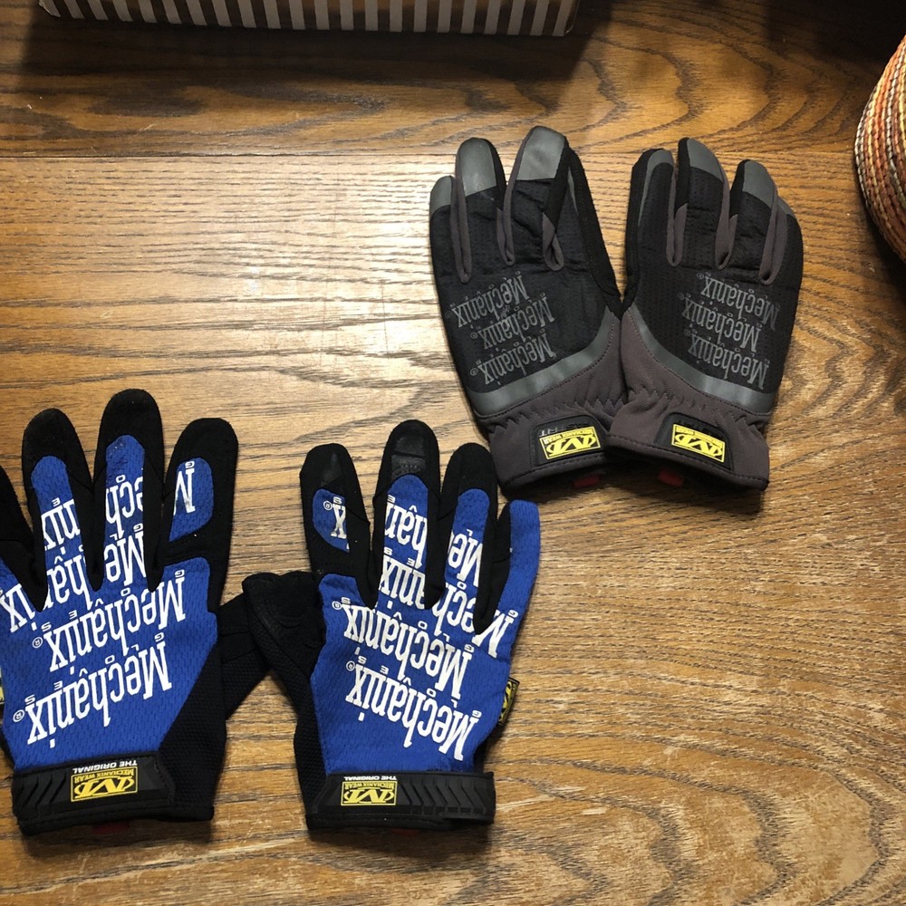 2 Pairs Of Mechanix Gloves