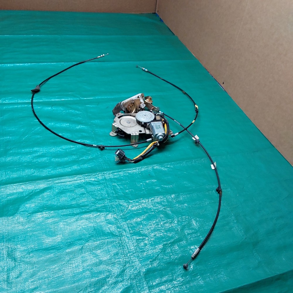 1999-2004 Honda Odyssey EX Rear Right Sliding Door Lock Latch Actuator RH OEM