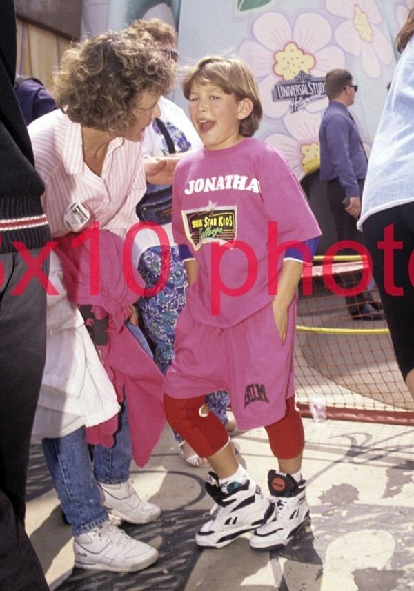 HOME IMPROVEMENT #532,JONATHAN TAYLOR THOMAS,8X10 PHOTO