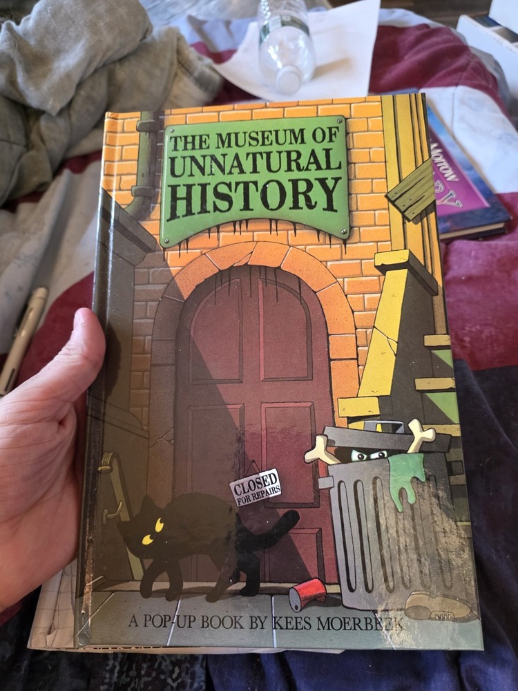 The Museum of Unnatural History - Pop-Up by Kees Moerbeek 1993