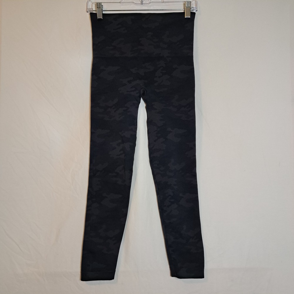 Spanx Women’s Black Camo Leggings Size Large