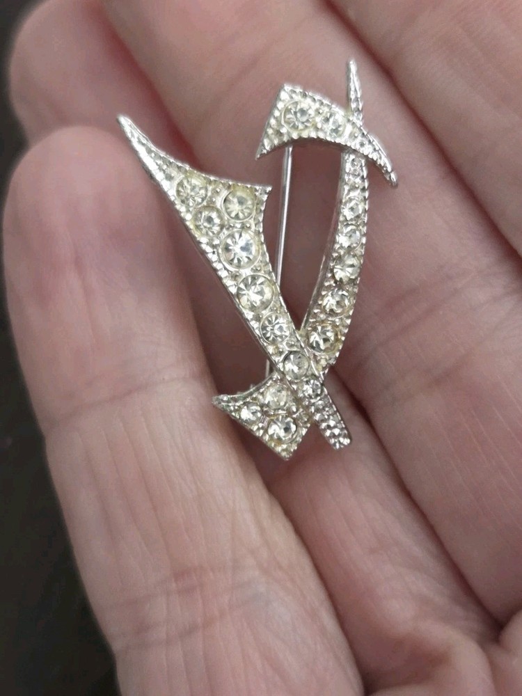 Vintage Rhinestone Brooch Pin Capital Letter V Initial Silver Tone Monogram