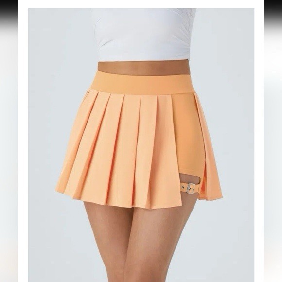Halara Breezeful High Waisted Pleated 2 in 1 Pocket Buckle Micro Skort Peach XS