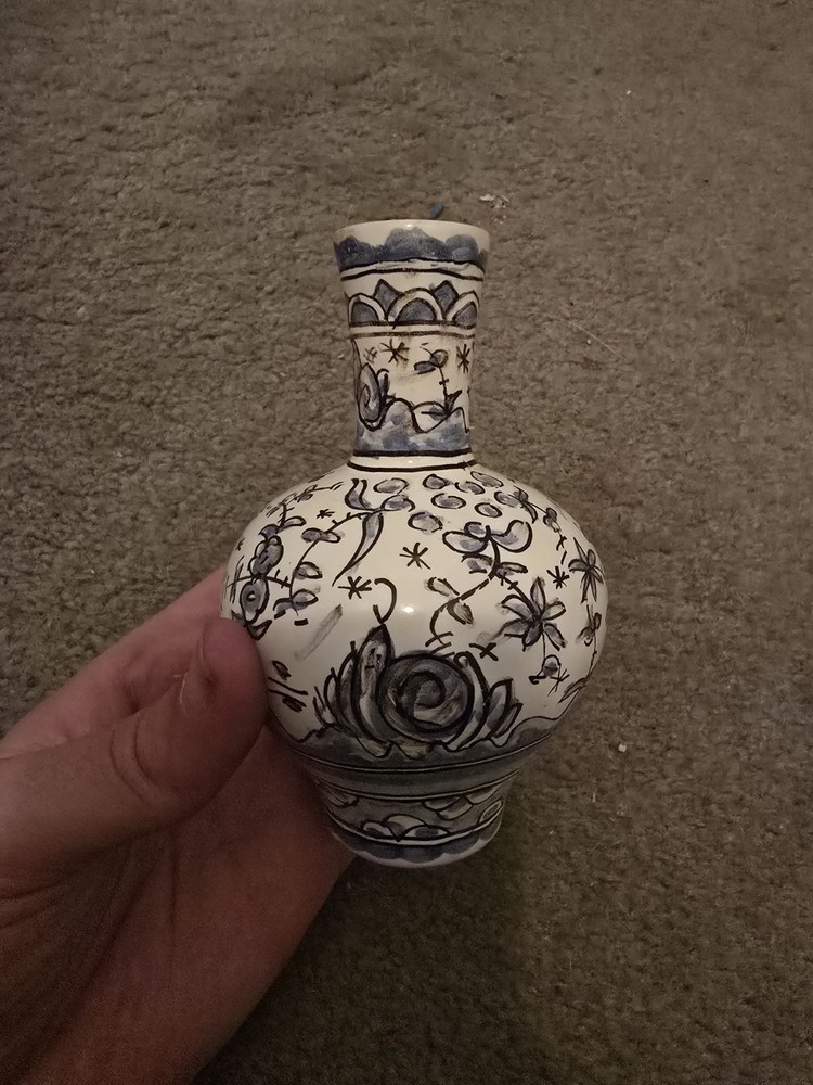 Vintage Berardos Portugal SEC XVII Blue & White Hand Painted Ceramic Vase Signed