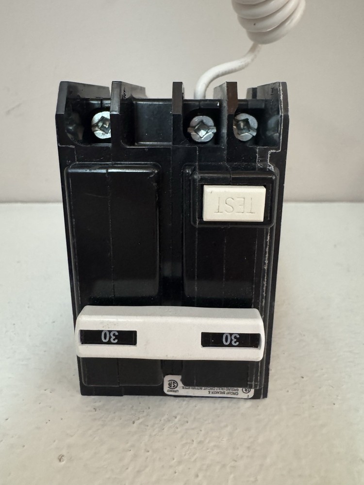 NEW EATON GFTCB230 30 AMP 2 POLE GFCI CIRCUIT BREAKER