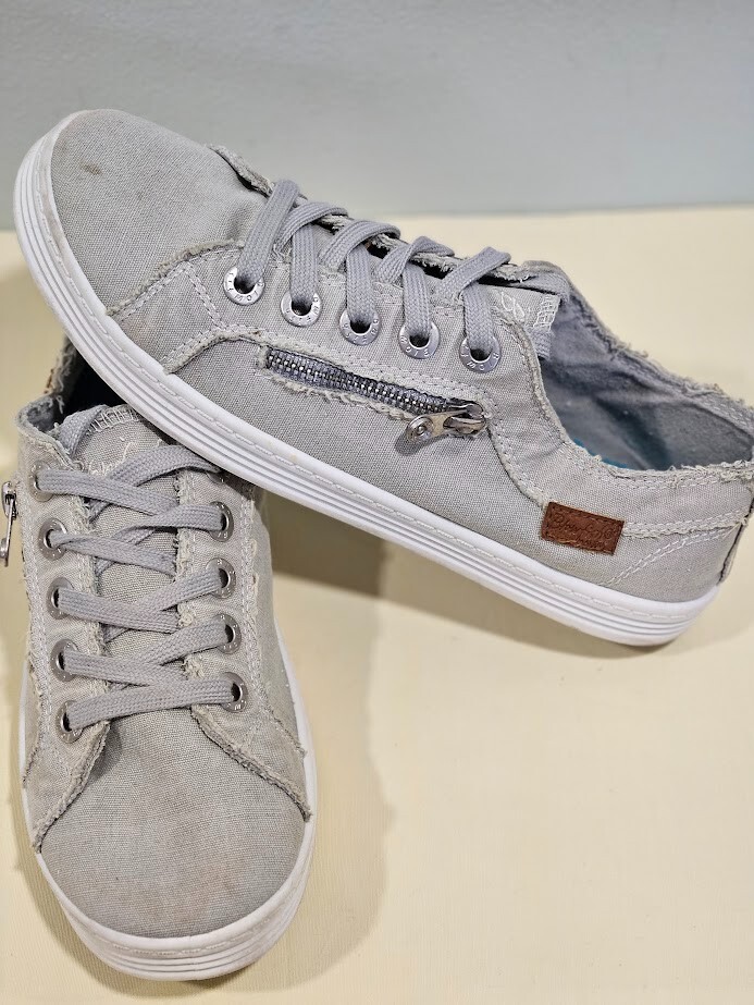 Blowfish Malibu Foxie Womens Size 9 Gray Lace Up Low Top Sneakers Shoes