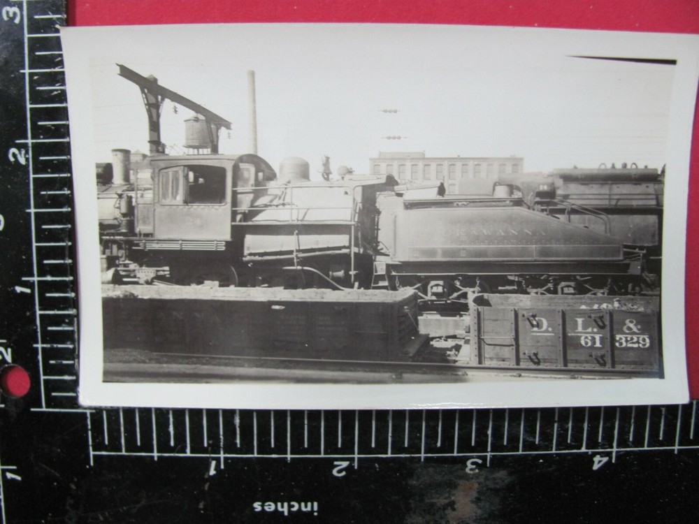 DELAWARE LACKAWANNA & WESTERN RAILROAD LOCOMOTIVE #24 PHOTO 1930's HOBOKEN NJ