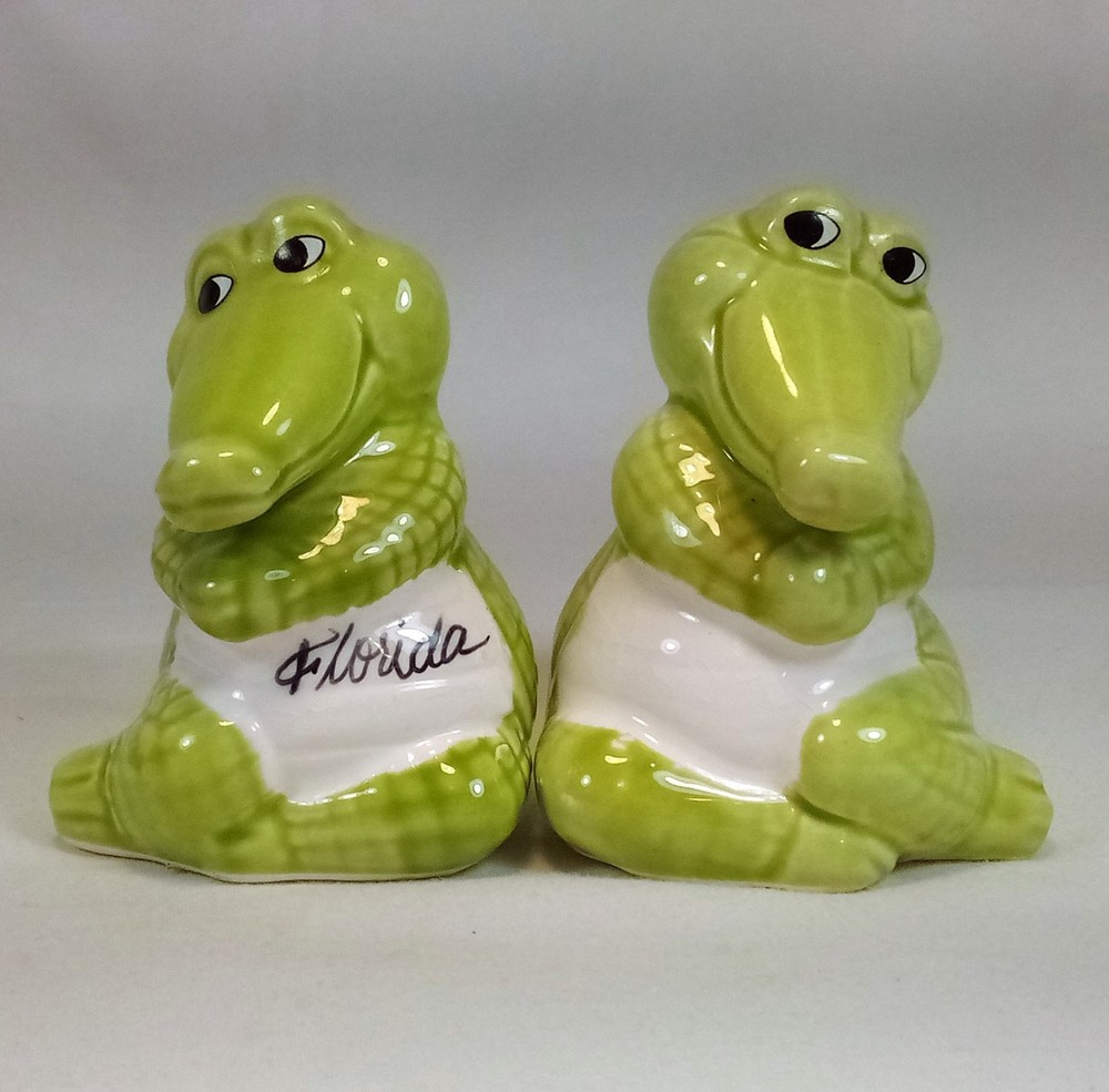 Florida Souvenir Ceramic Green Alligator Salt & Pepper Shaker Set