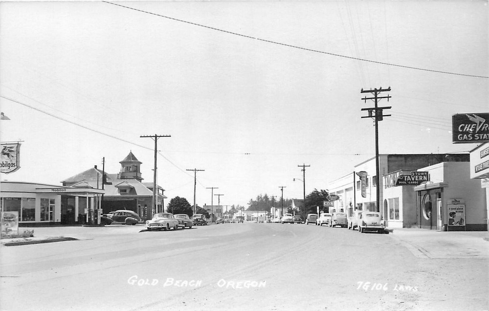 1940s Gold Beach Oregon Street Scene autos occupation RPPC Postcard 26-1652