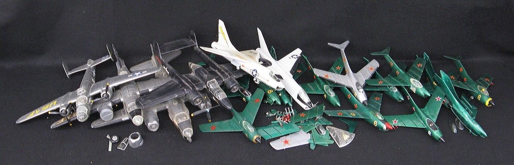 HUGE SALVAGE LOT Aurora 1/48 JETS AND BIG PLANES BUILT UPS & PARTS