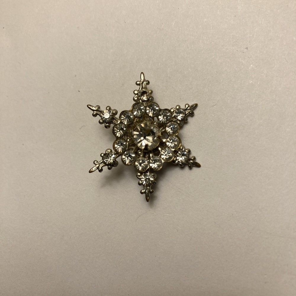 Delicate Vintage Silver Tone And Rhinestone Snowflake Brooch