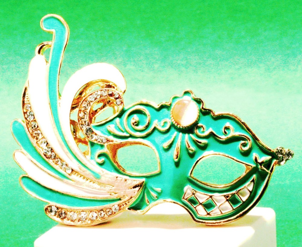Miniature 7-piece Mardi Gras Accessories - Turquoise and Silvery - Gorgeous !