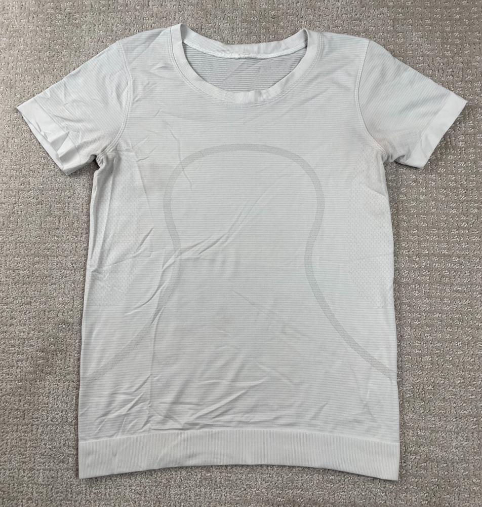Lululemon T Shirt Womens Size 6 Swiftly Tech White Short Sleeve Stretch Running