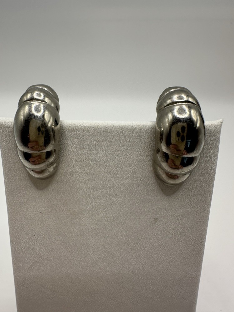 Vintage Silver Tone Ribbed Huggie Clip On Earrings