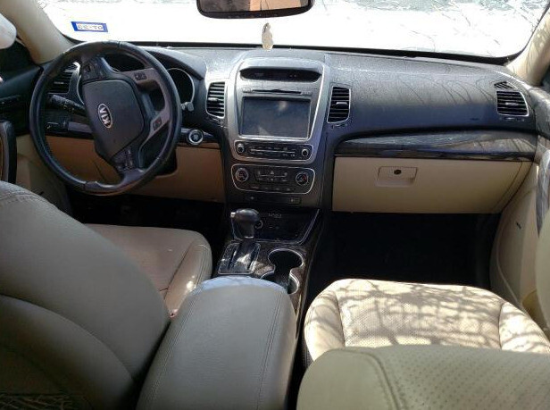 2014-2015 Kia Sorento LH Driver Steering Wheel Airbag Air Bag OEM
