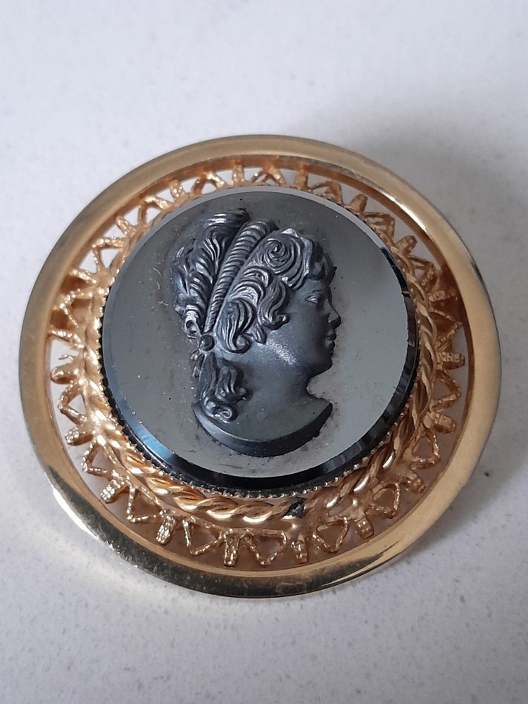 Vintage Gold Tone Gray Black Hematite Cameo Brooch Pin Costume Jewelry