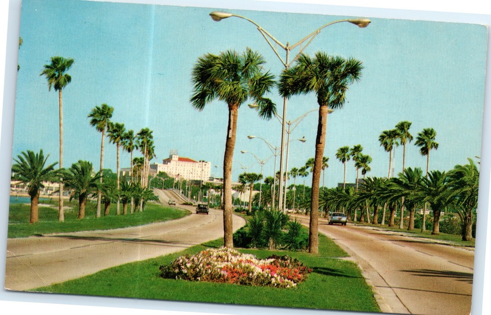 Vintage Postcard Memorial Causeway, Clearwater Beach, Florida 1970