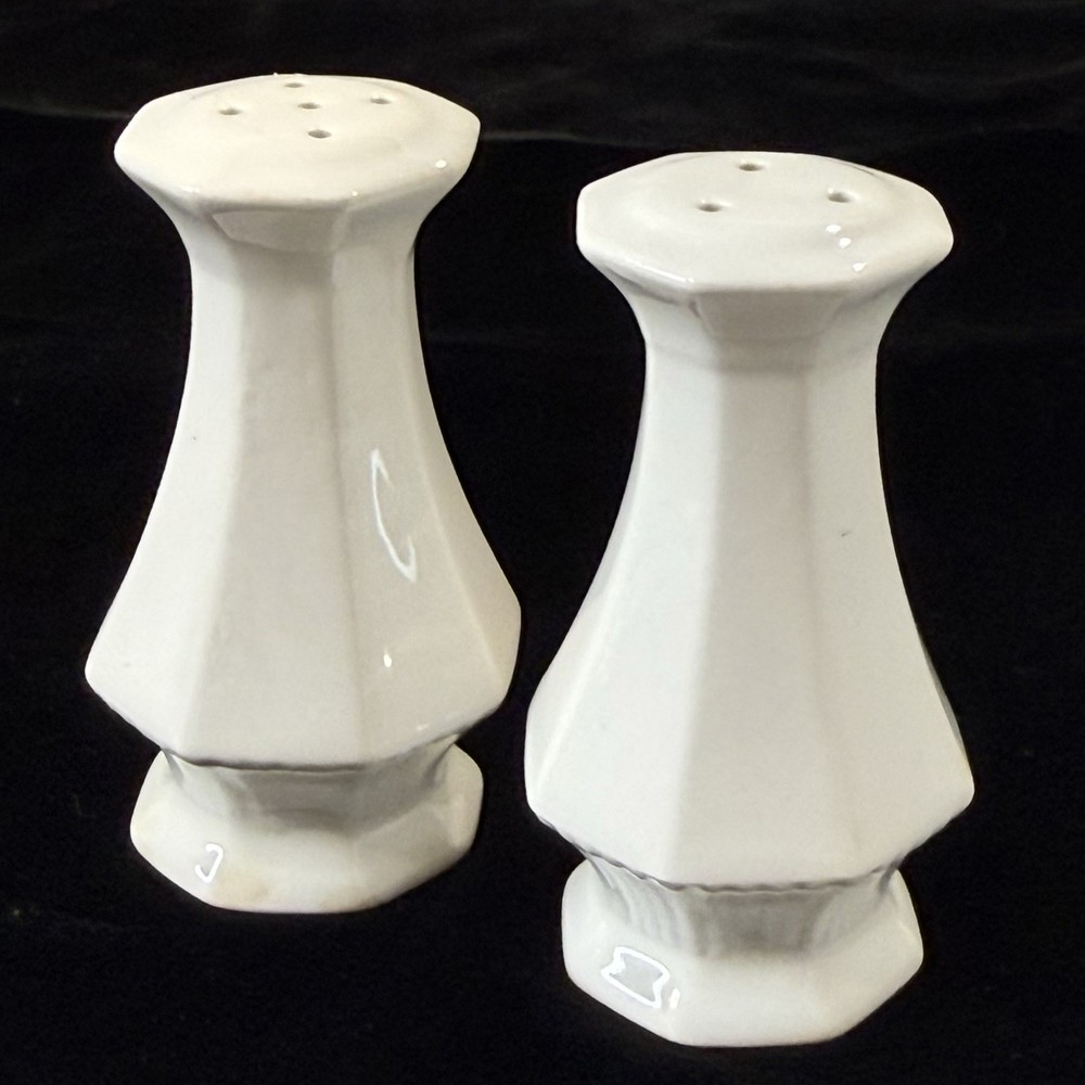 Mid-20th Century Ceramic Octagonal Salt & Pepper Shakers Off-White Made In Japan