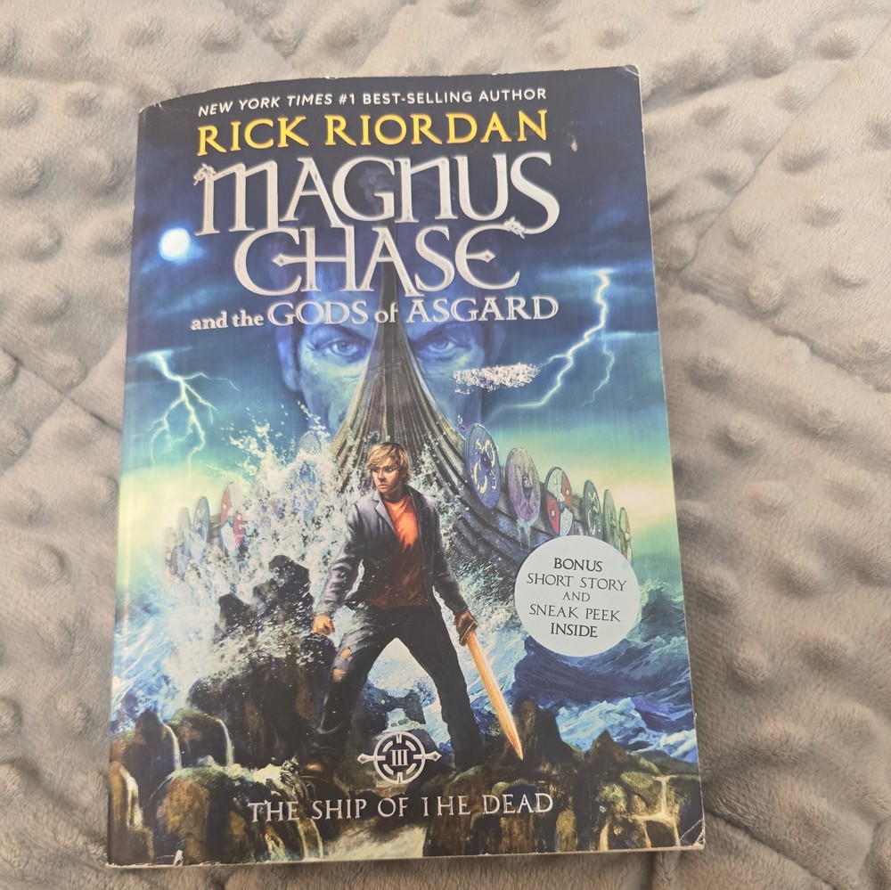 Magnus Chase and the Gods of Asgard Ser.: The Ship of the Dead by Rick...