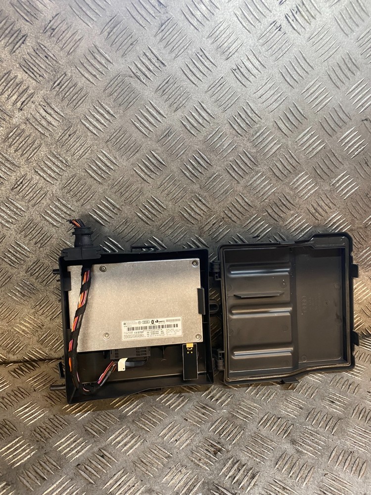 AUDI A4 BLUETOOTH CONTROL MODULE UNIT 8T0862335C 2009