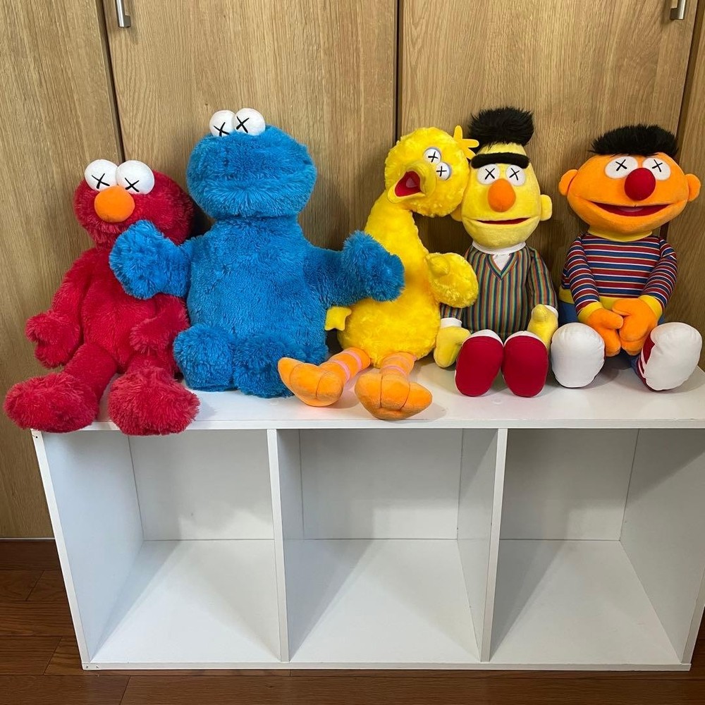 KAWS Sesame Street Plush UNIQLO Complete Set Elmo Cookie Monster Big Bird 2512TY