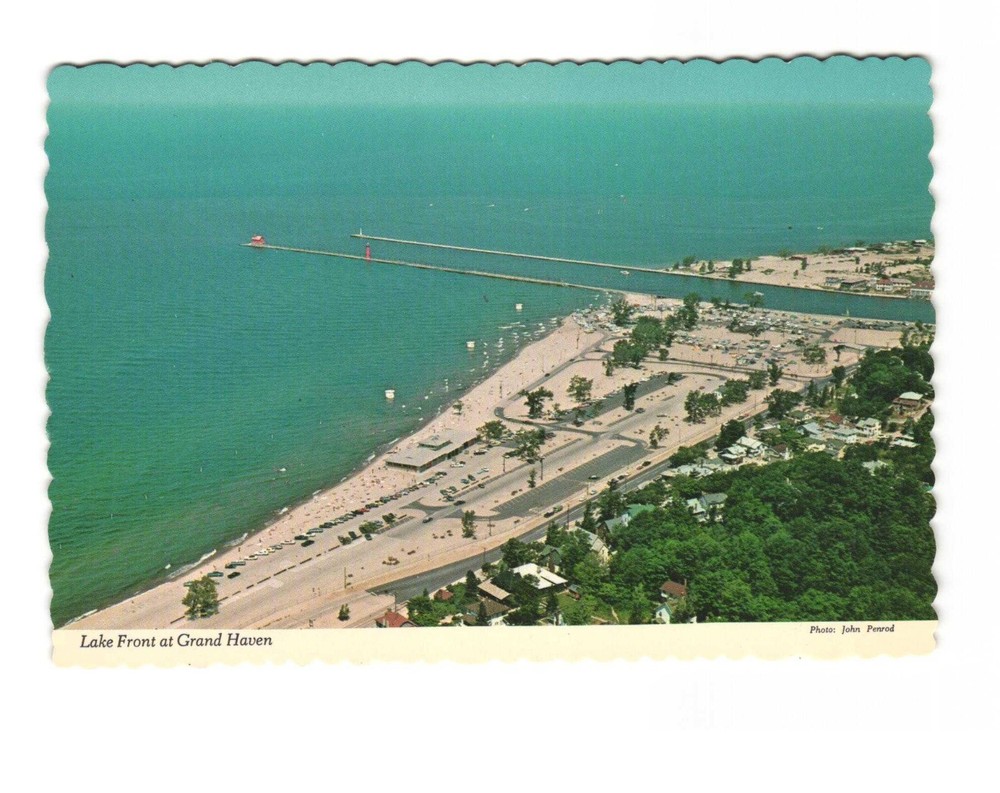 Lakefront at Grand Haven Michigan vintage postcard unposted