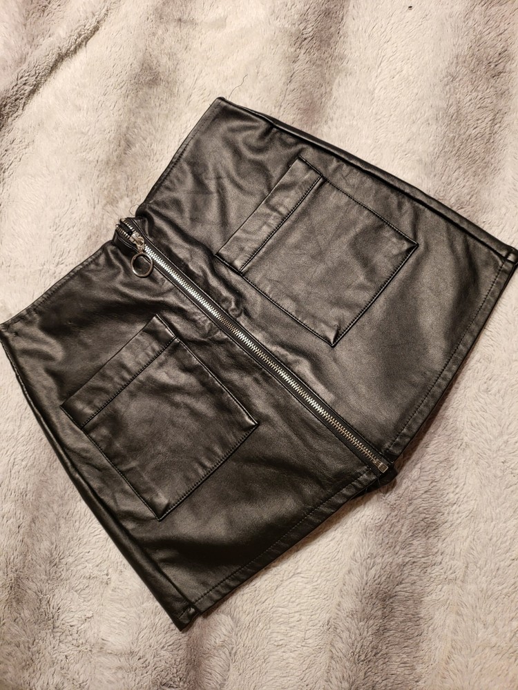 Forever 21 Black Faux Leather Skort in Size Small