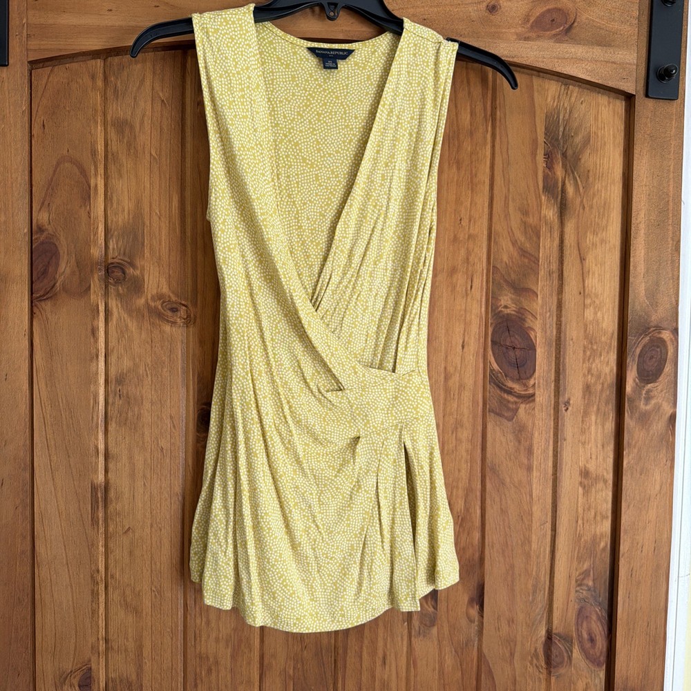 Banana Republic Metallic Gold Yellow Stripe Sleeveless V-Neck Tank Top Womens XS