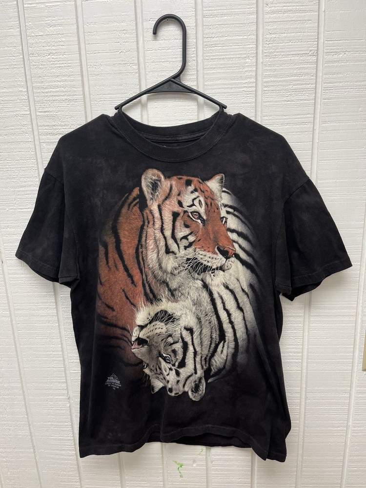 The Mountain Tiger Graphic Print Men’s Medium Black Tee Casual Animal Exotic