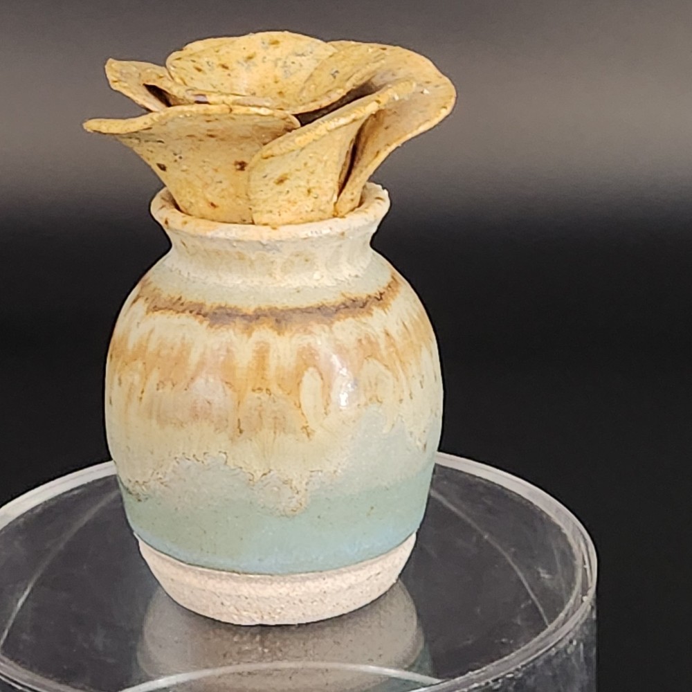 Studio Art Pottery Bud Vase Signed By Judy W/ Flower Petals Tan Blue 4