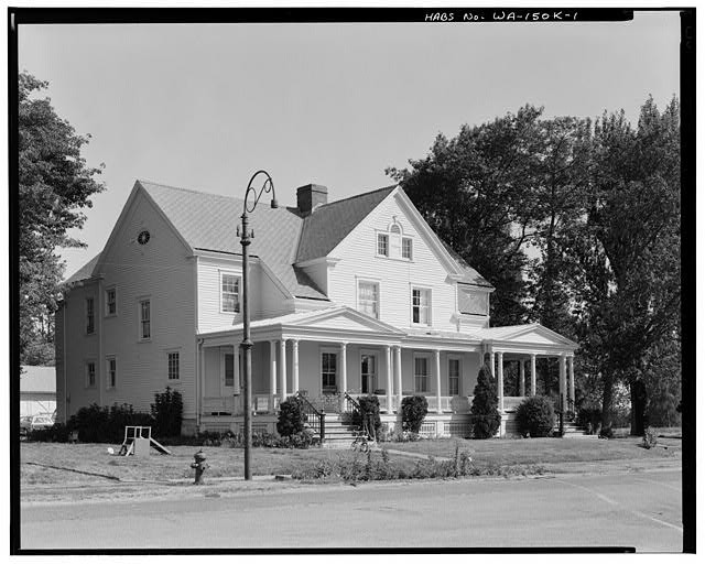 Photo:Fort Lawton Seattle Washington 1900s House Front and Side View