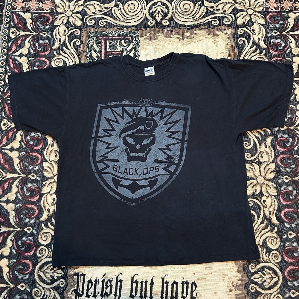 Vintage 2010 Call of Duty Black Ops Gamestop SurprizeAttack Promo T-Shirt