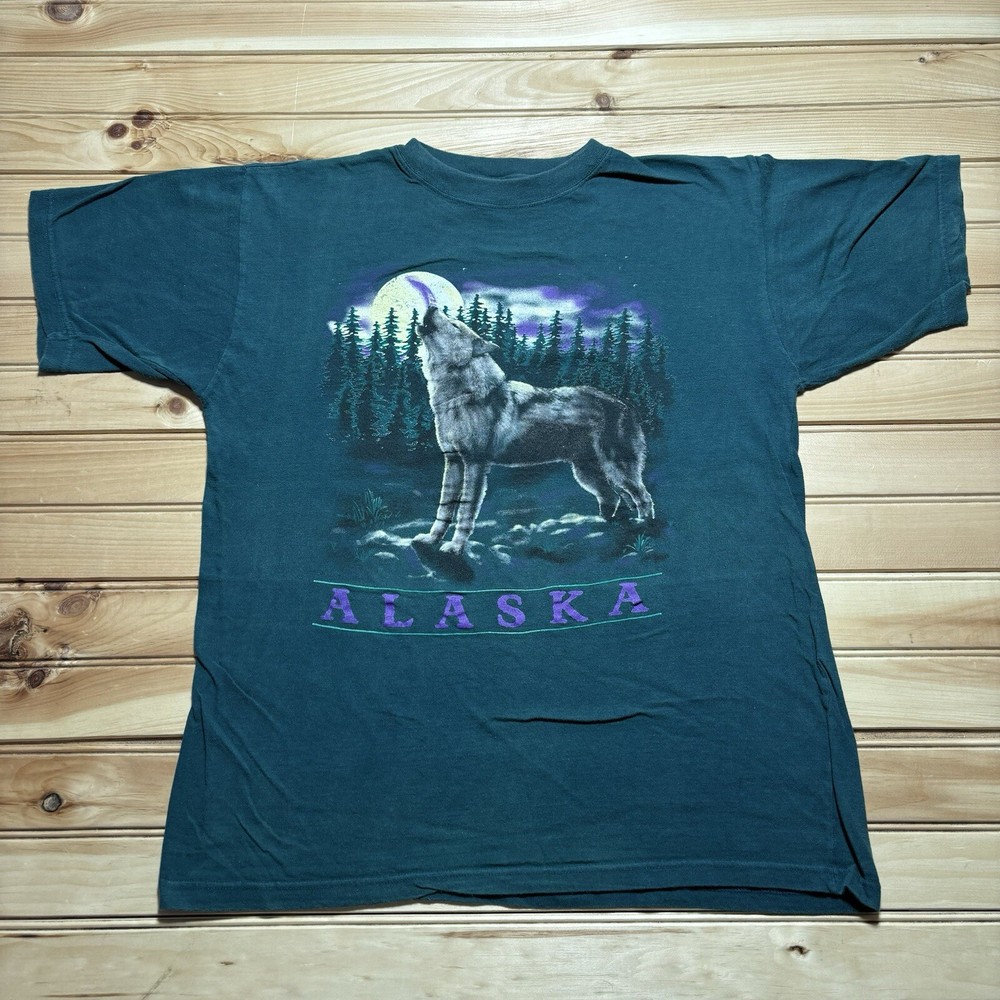 Vintage 90s Alaskan Wolf Howling Moon Wilderness Nature Graphic T-Shirt Large