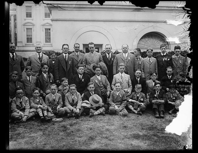 Photo:Group of men and boys outside White House, Washington, D.C.