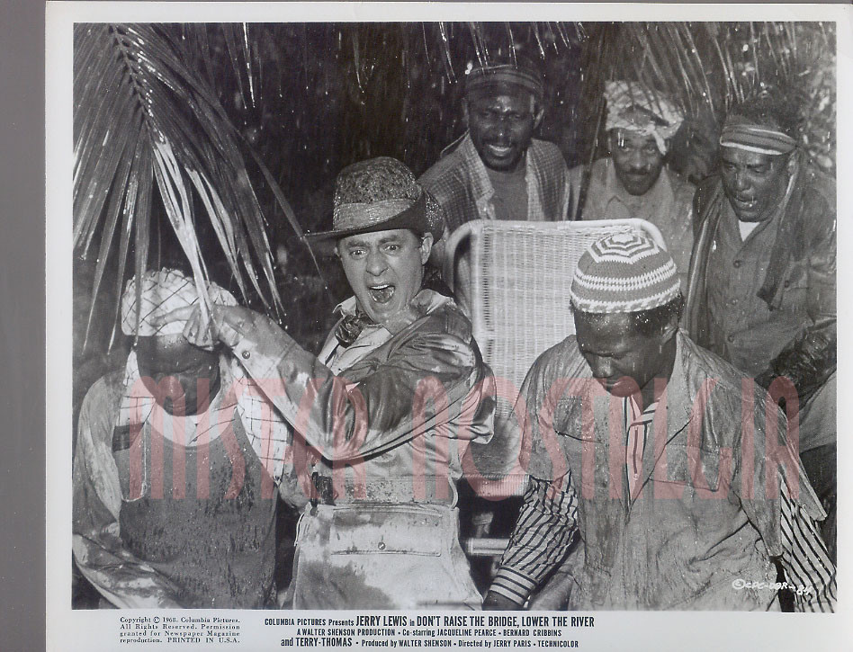 Jerry Lewis on safari in Don't Raise The Bridge Lower The River 1968 photo