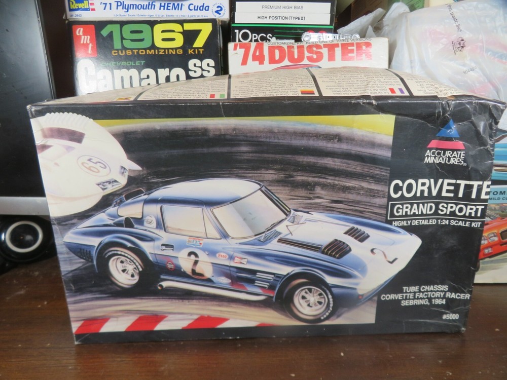 Accurate Miniatures Chevy Corvette Grans Sport Sealed Inside 1/24-image