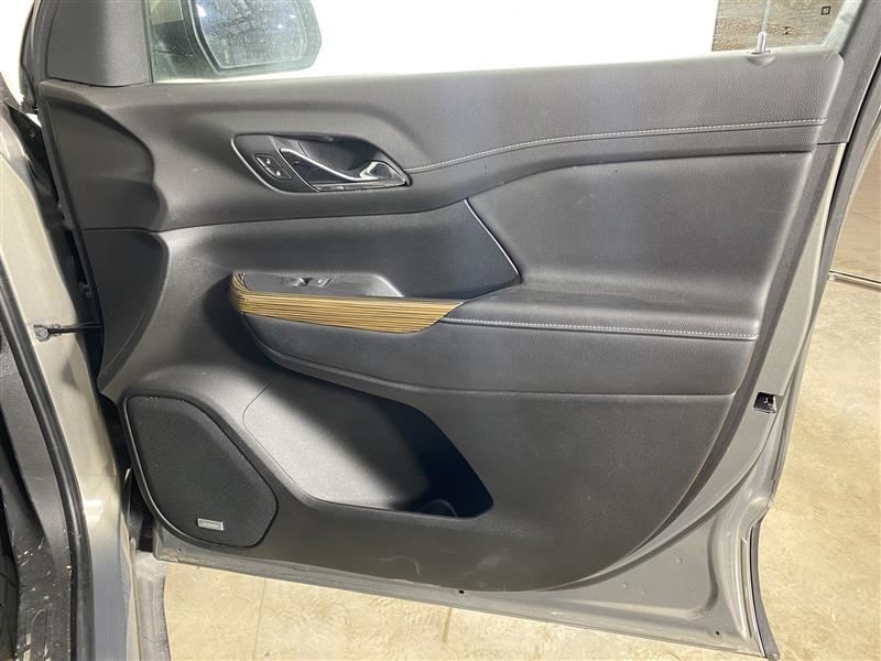 ACADIA    2019 Front Door Trim Panel 2472413