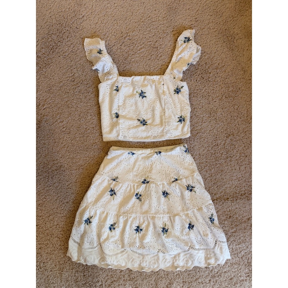 White Eyelet Floral Embroidered 2 Piece Crop Top Skirt Set XS