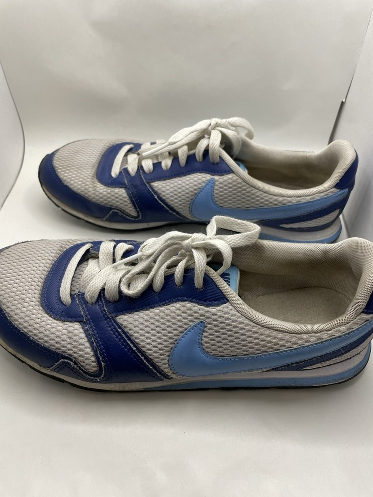 Vintage Nike Women's Tennis Shoes Size 7.5 two tone blue and white
