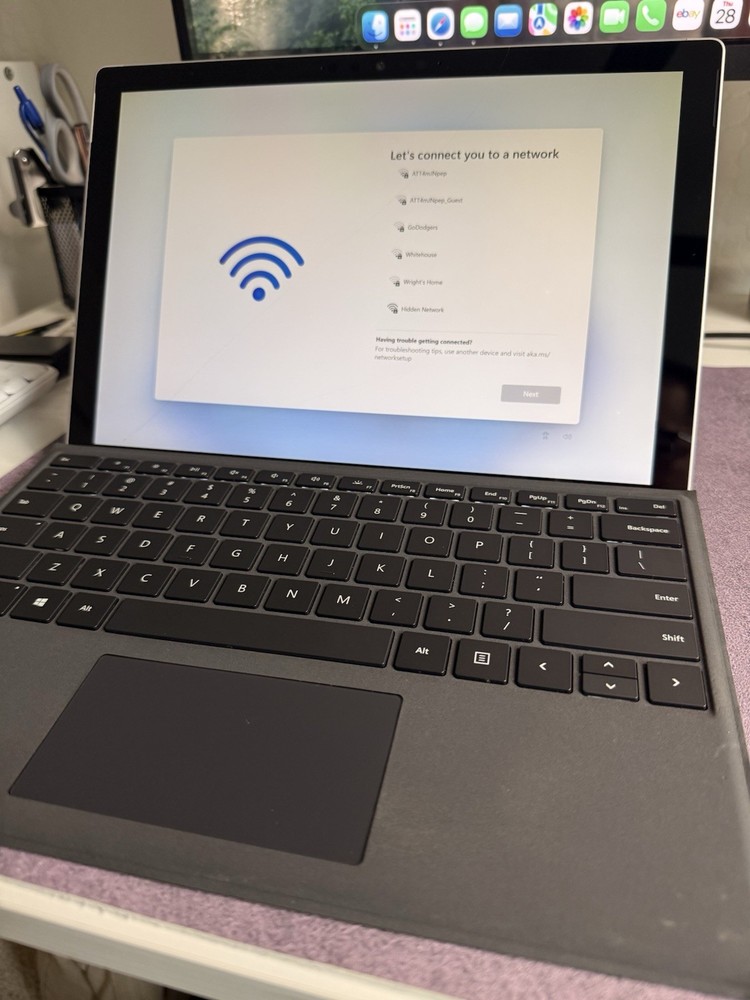 Microsoft Surface Pro 7+ - 7 Plus - Intel i7-1165G7 - 16GB RAM 256GB SSD - 1960Read Description