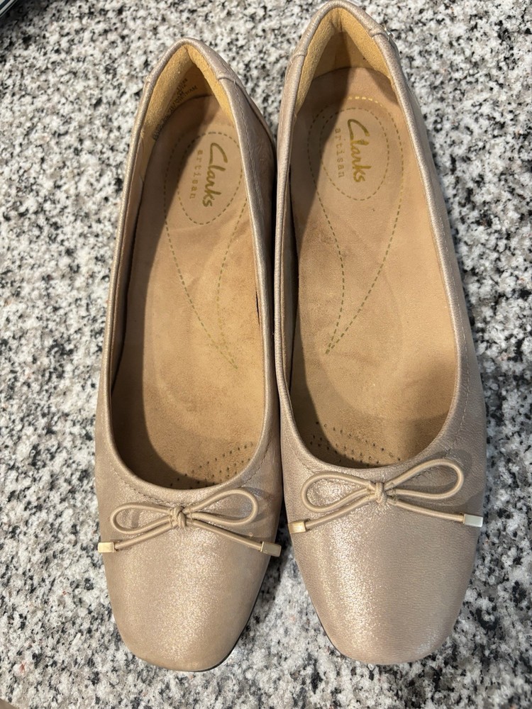 Clarks Candra 7.5 champagne Ballet Flats Women's Slip On