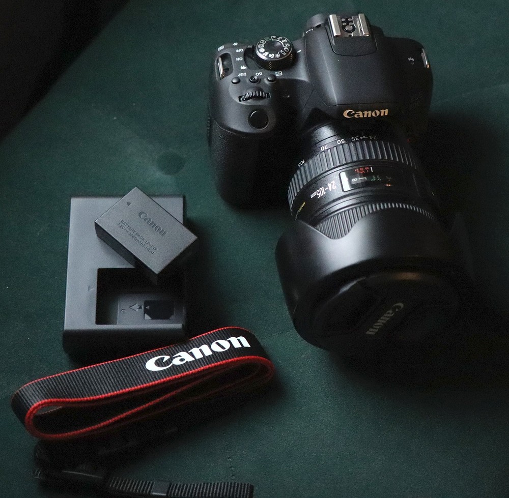 Canon EOS 800D (T7i ) *near-new* + 24-105mm f/4 L lens